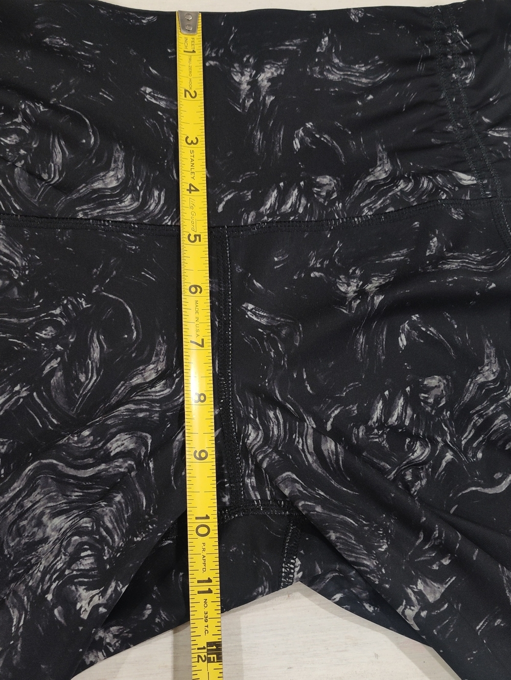 Lululemon Black Marble Swirl Print High-Waist Leggings In Size 10 - Picture 11 of 11